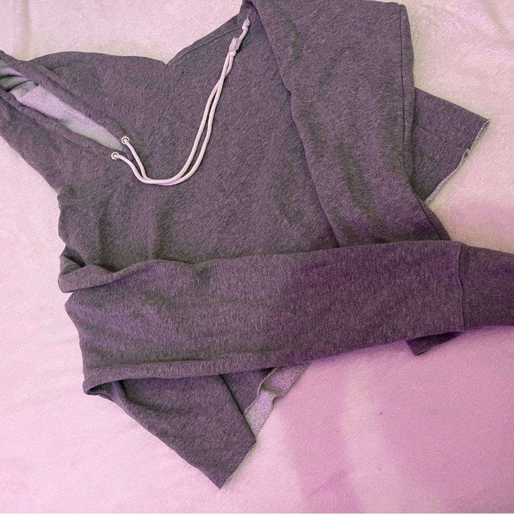 Women’s Gray Cropped Hoodie Sweatshirt